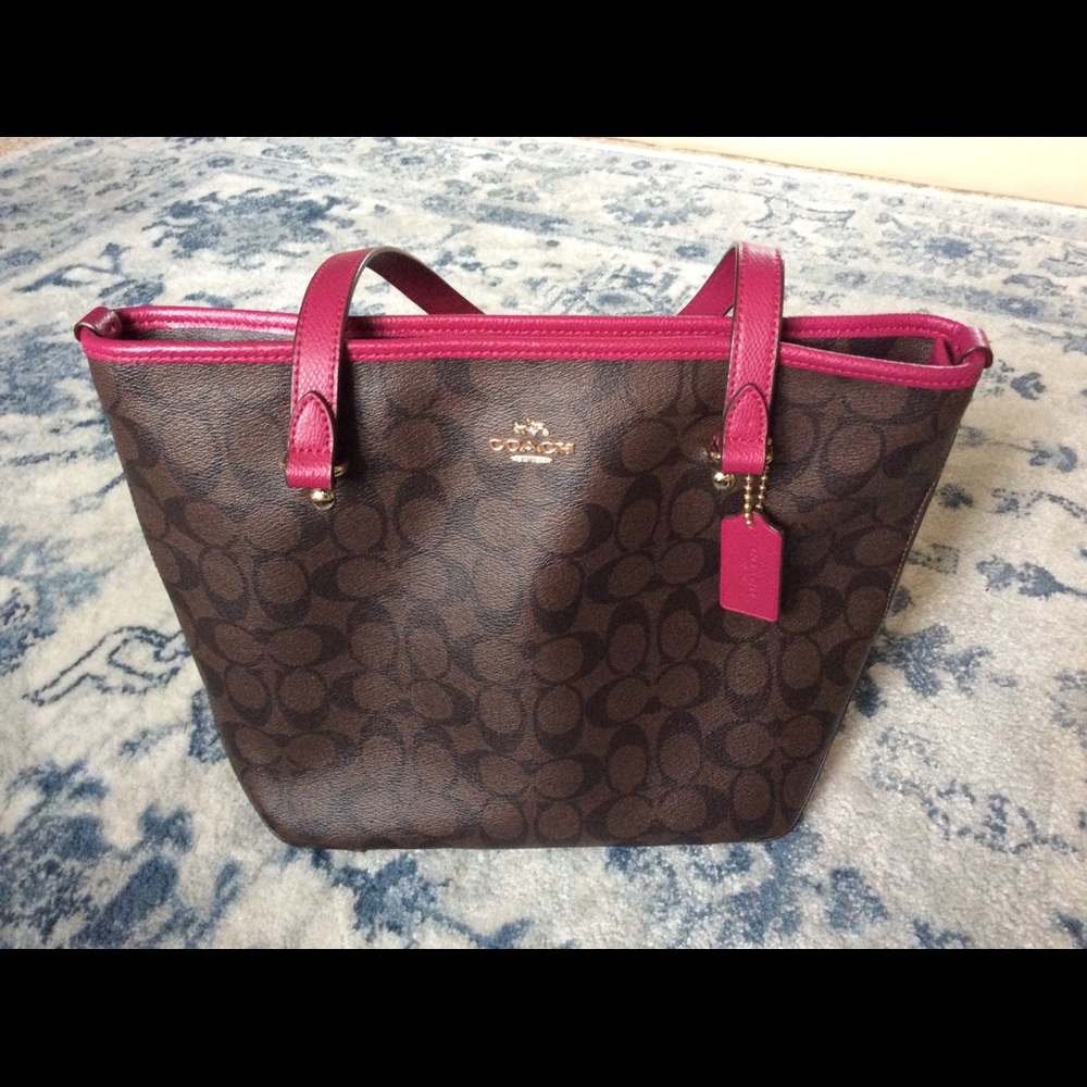 Coach handbag DELETING tonight